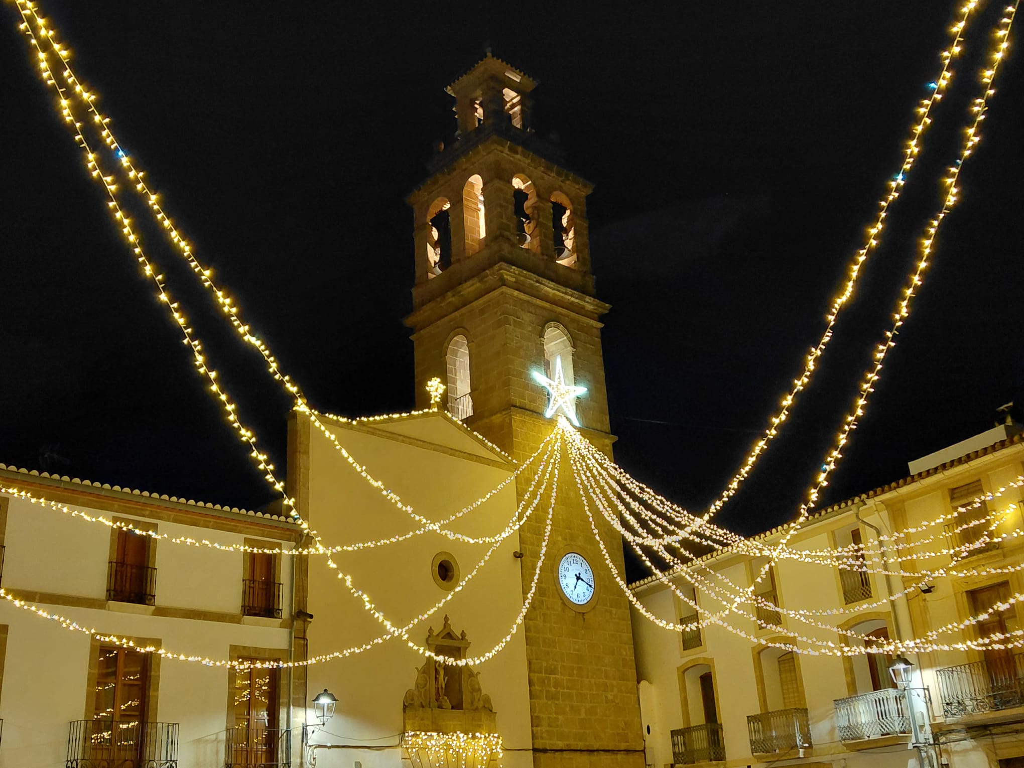 S'ENCEN LA IL·LUMINACIÓ DE NADAL A GATA. Actes des del dia 14 al 27