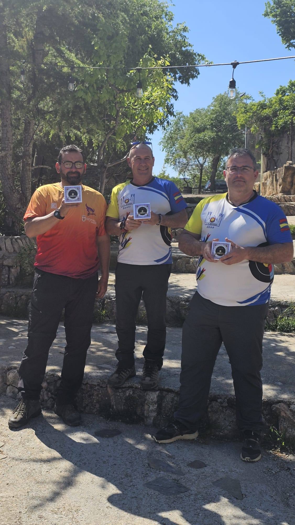EL GATER SANTIAGO VIVES CAMPIÓ DE LA PROVA DE TIR AMB ARC DE AYORA (VALÈNCIA). Els també gaters, José Manuel Soria i José Luis Monfort van quedar tercer i quint