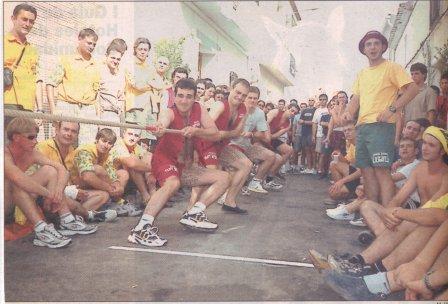 GATA VA SER NOTÍCIAun 4 d´agost -tal dia com ahir-