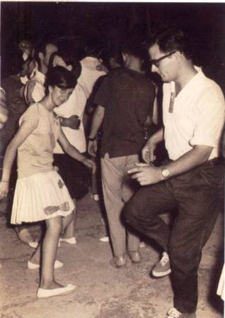 FOTOGRAFIES ANTIGUES (Gata en el record) -la foto d´ahir dijous, 190-