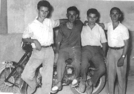 FOTOGRAFIES ANTIGUES (Gata en el record) -196 -