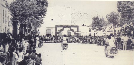 FOTOGRAFIES ANTIGUES (Gata en el record) -285-