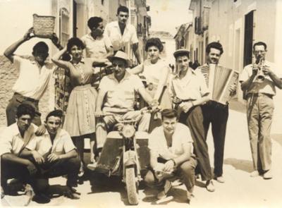 FOTOGRAFIES ANTIGUES (Gata en el record) -308-