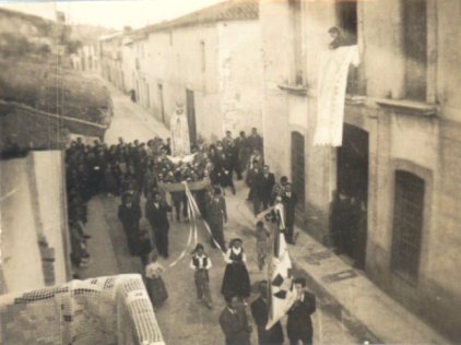 SANTS I REFRANYS: Hui, 13 de maig, és la Mare de Déu de Fàtima i Sant Pere de Regalado.