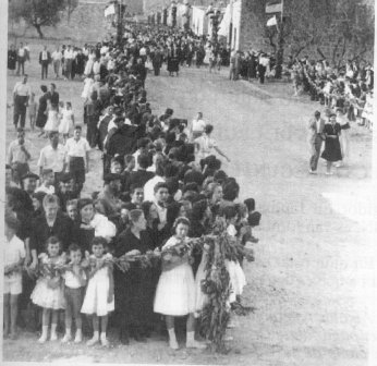 FOTOGRAFIES ANTIGUES (Gata en el record) - 4 0 0 -de hui-