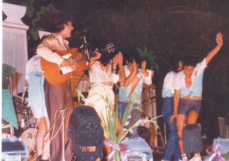 JA VÉNEN LES FESTES: estem a 2 dies. Festivals de les regines ( II ): els artistes.