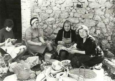 FOTOGRAFIES ANTIGUES (Gata en el record) -704-