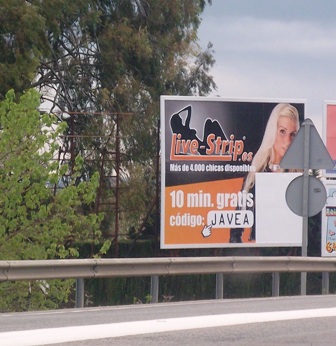 LA PREMSA VA PARLAR DE GATA, sobre una valla al terme de Gata que anuncia sexe virtual