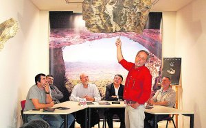 LA PREMSA PARLA DELES PINTURES DE LA COVA DEL MIGDIA DEL MONTGÓ