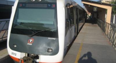 RECOLLIDA DE FIRMES PER A QUE NO ES TANQUE LA LÍNIA DEL TREN, BENIDORM-DÉNIA