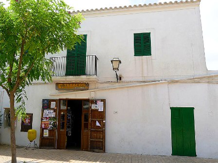COMERCIANTS GATERS VISITARAN EIVISSA I FORMENTERA