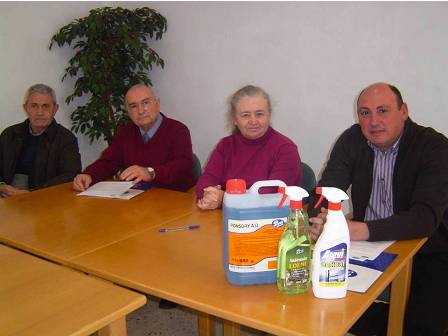 PONS QUÍMICAS DONA 235 LITRES DE PRODUCTES DE NETEJA AL CENTRE DE DIA DE TEULADA