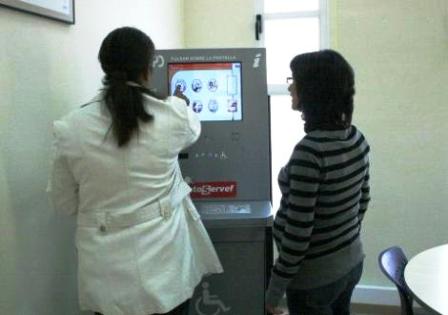 CREAMA GATA JA TÉ UN CAIXER AUTOSERVEF