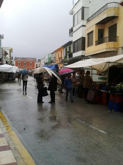 IMATGES CURIOSES: Canvi de lloc del mercat, per a hui només