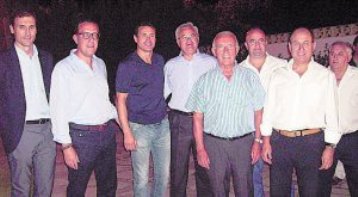 LA PREMSA PARLA: PEDREGUER, CITA DE VALENCIANISTES