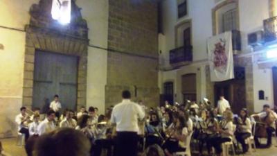 LA BANDA JUVENIL TANCA LA FIRA 2013, GATA AL CARRER