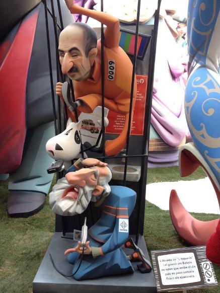 DEMÀ CREMARAN EL NINOT DE PACO TELEFUNDEN A LA PREMIADA FALLA DEL PILAR DE VALÈNCIA