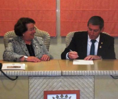 AGRAÏMENT A LA EXALCALDESSA: Vicent Signes Signes Canya