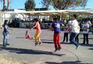 JA ESTEM ALS DIES DE PASQUA. Hui Encontre, berenar de Pasqua, mona, coets,