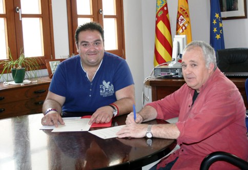 LA REGIDORIA DE CULTURA SIGNA UN CONVENI AMB LA RONDALLA DE GATA