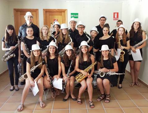 ALUMNES DE GATA DE SAXO I CLARINET ACTUEN A BENIMELI