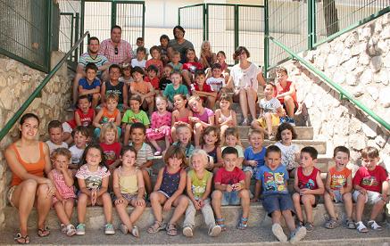 VORA CINQUANTA XIQUETS PARTICIPEN A L'ESCOLA D'ESTIU 2014 DE GATA