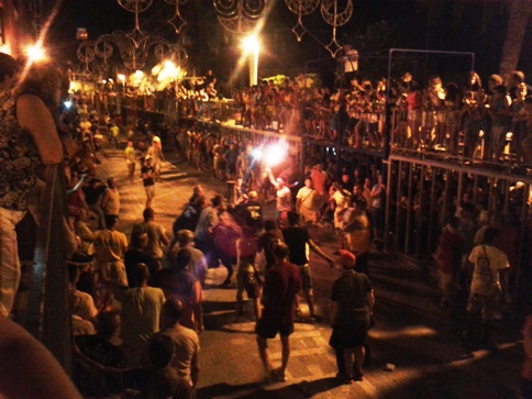 SEGUIM RECORDANT: Anit, quart dia fester: Mariachis i bou embolat