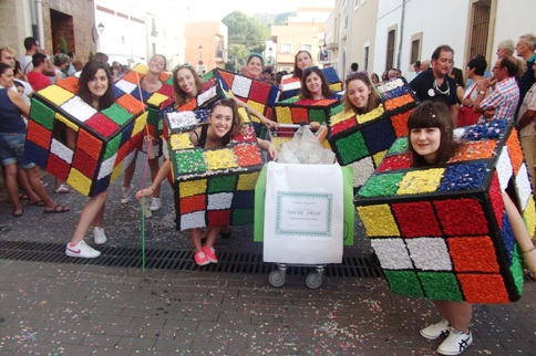 HUI, DIUMENGE, DESÉ DIA DE FESTES A GATA: Cavalcada de carrosses i grups a peu