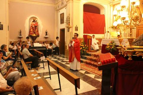 EL RECTOR FILL DE GATA, JUAN PONS SALVADOR, PRESIDEIX LA MISSA SOLEMNE A SAGRA