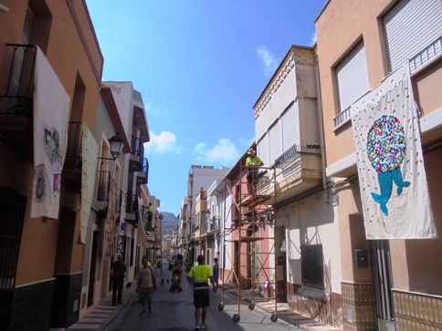 COMENÇA LA PENJADA DE TELES D'ART AL VENT XI ( II )