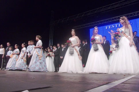 TORNA A MOURE'S L'ENQUESTA SOBRE FESTES 2014 DE GATA: més comentaris i molt interessants