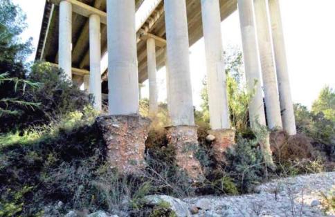 LA PREMSA PARLA DEla reparació del pont de l'autopista A-7, al pas del riu Gorgos