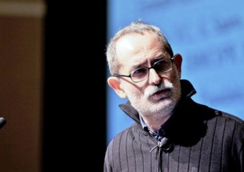 SATISFACCIÓ A LAJUNTAMENT PER POSAR-LI EL NOM DE LINSTITUT A TÍTOL PÒSTUM A VICENT CASELLES COSTA