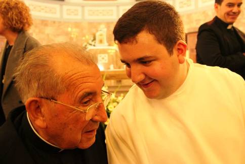 EL SEMINARISTA QUE AJUDA A LA PARRÒQUIA, VICENT FEMENÍA, JA ÉS ACÒLIT