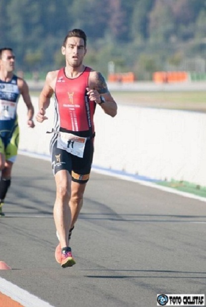 L'ATLETA GATER VÍCTOR FROILÁN PREPARA EL CAMPIONAT D'ESPANYA DE TRIATLÓ