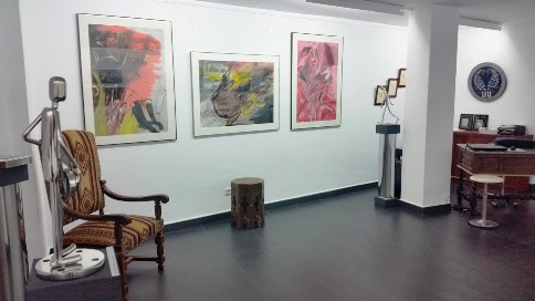 LARTISTA GATERA PEPA CASELLES EXPOSÀ A DÉNIA LA SEUA DARRERA OBRA