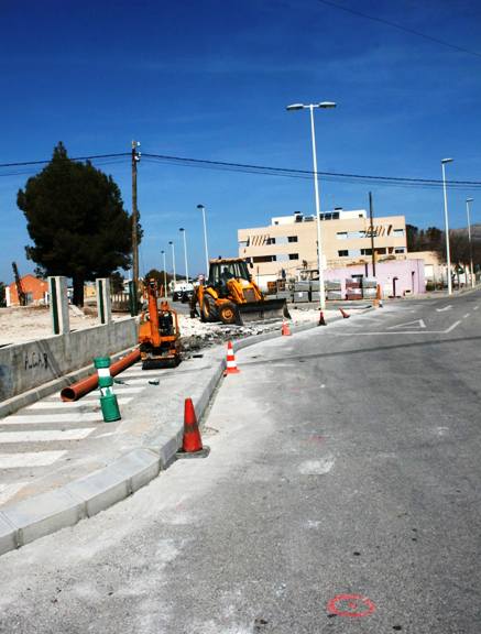 GATA: S'INICIEN LES OBRES DE REMODELACIÓ DE SENYALITZACIÓ DE LA PLAÇA DE LA CASA ROJA