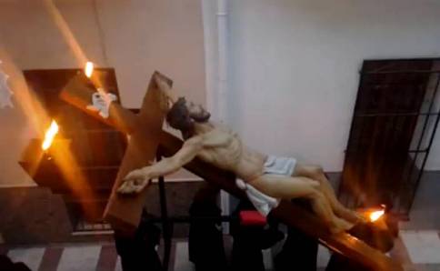 VÍDEO DE LA PROCESSÓ DEL DIVENDRES SANT AL SEU PAS PEL CARRER BISBE CERVERA