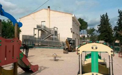 OBRES PER A COBRIR L'ESPAI DE JOC DEL PAVELLÓ INFANTIL DE L'ESCOLA A GATA