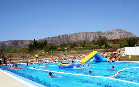 JA ESTÀ OBERT EL PERÍODE DE MATRÍCULES PER A NATACIÓ, GATA ESTIU 2015