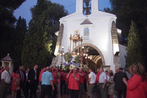 LA PREMSA PARLAdels portadors a la processó del Crist i de JuGa