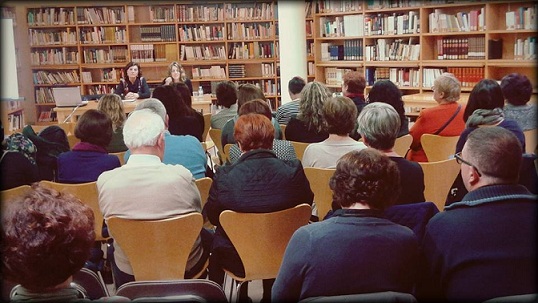 GATA, XERRADA CONTRA LA VIOLÈNCIA MASCLISTA. Ple a la biblioteca