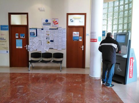 CREAMA GATA JA TÉ INSTAL·LAT EL CAIXER AUTOSERVEF AL SERVEI DE TOTS ELS QUE HO DESITGEN