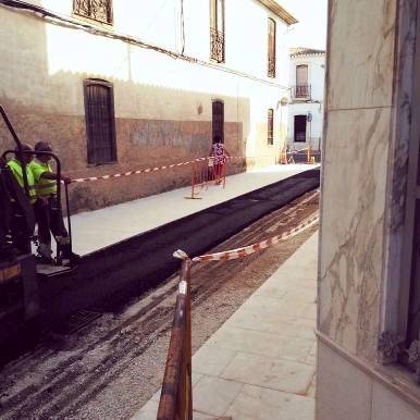 ULTIMEN LES OBRES DE REMODELACIÓ DE LA PLAÇA NOVA (per arribar a festes)