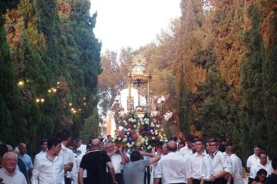 HUI DIA 28, DIJOUS, COMENCEN LES FESTES PATRONALS DE GATA: Baixada i truc