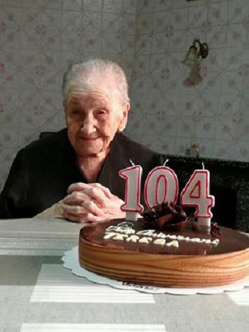 HUI FA 104 ANYS LA CENTENÀRIA DE GATA, TERESA SIGNES DIEGO