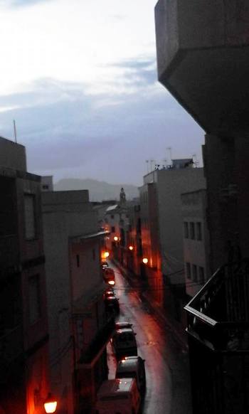 UN RUIXAT BANYA ELS CARRERS DE GATA; PLOU POC, PERÒ