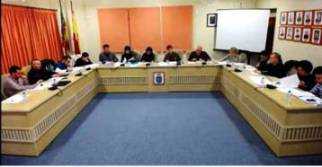 LA PREMSA PARLA DELA TENSIÓ DE LÚLTIM PLENARI MUNICIPAL DE GATA