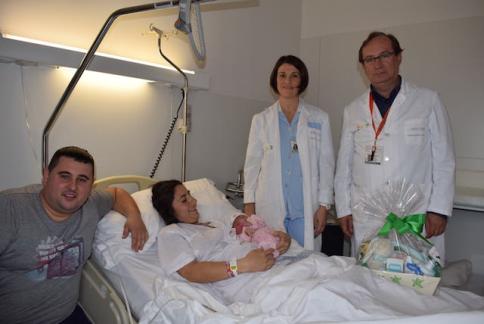 LA PREMSA JA PARLA DELA XIQUETA GATERA PAULA, PRIMER BEBÉ DE L'ANY 2017 A LA COMARCA