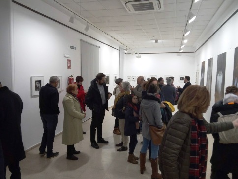 EL GATER JUAN PABLO SIGNES EXPOSA LES SEUES OBRES A PEDREGUER (junt amb Manuela Paszkowsky)
